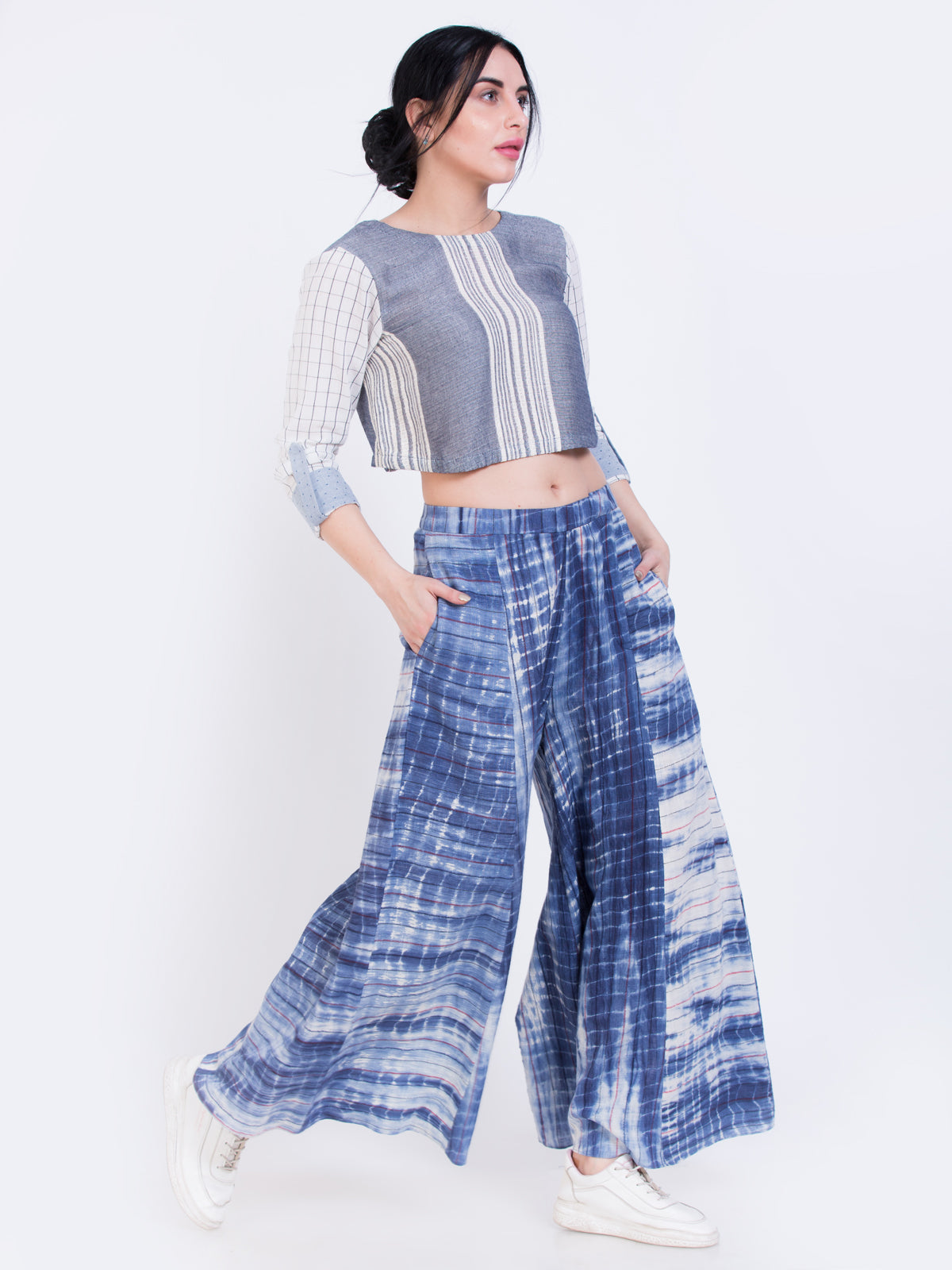 Folded sleeve crop top