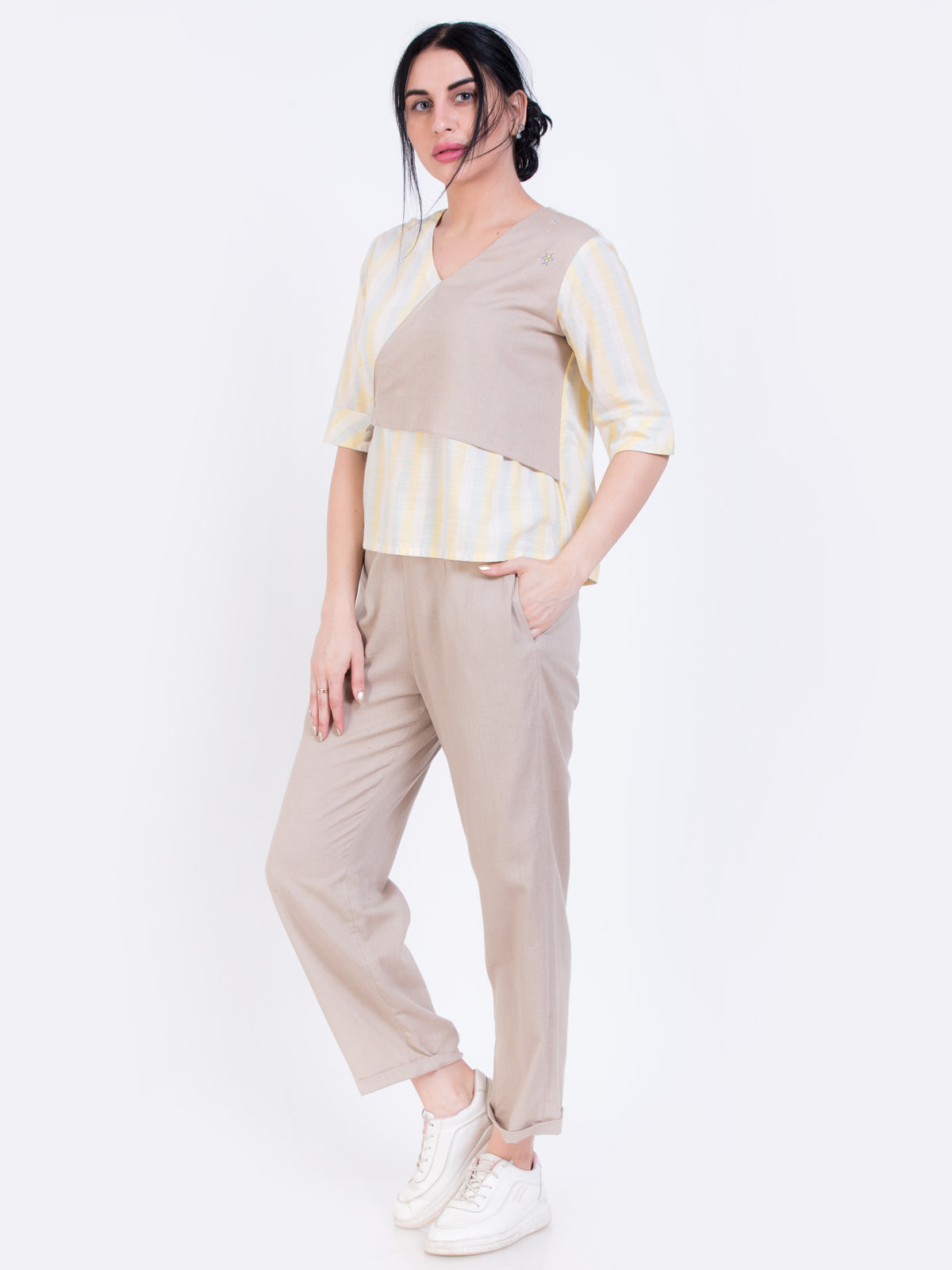 Overlap tie knot top