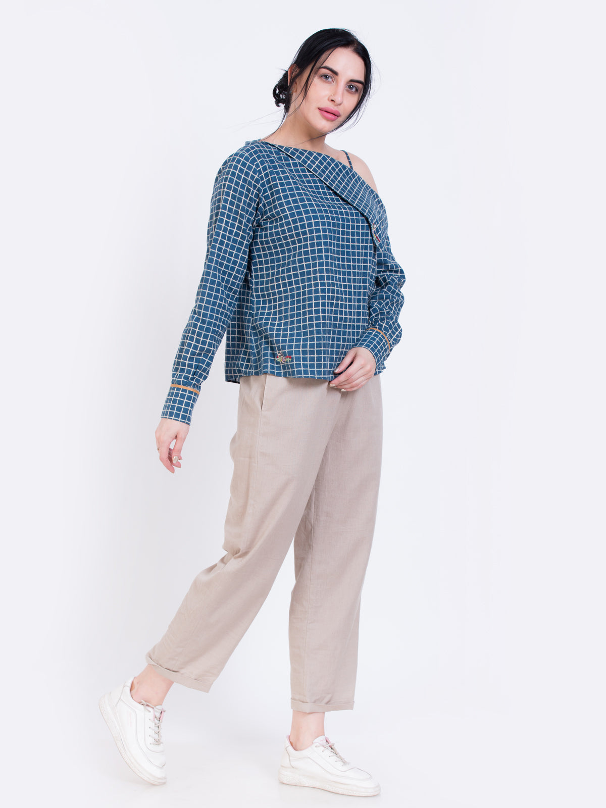 Asymmetric drop collar top
