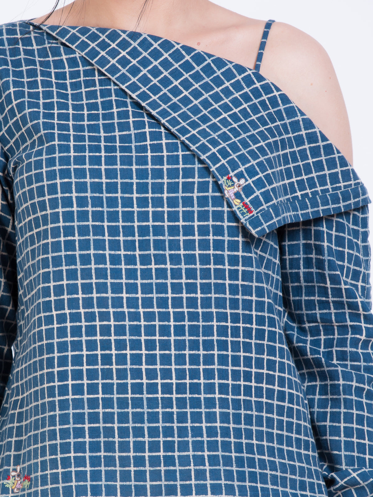Asymmetric drop collar top