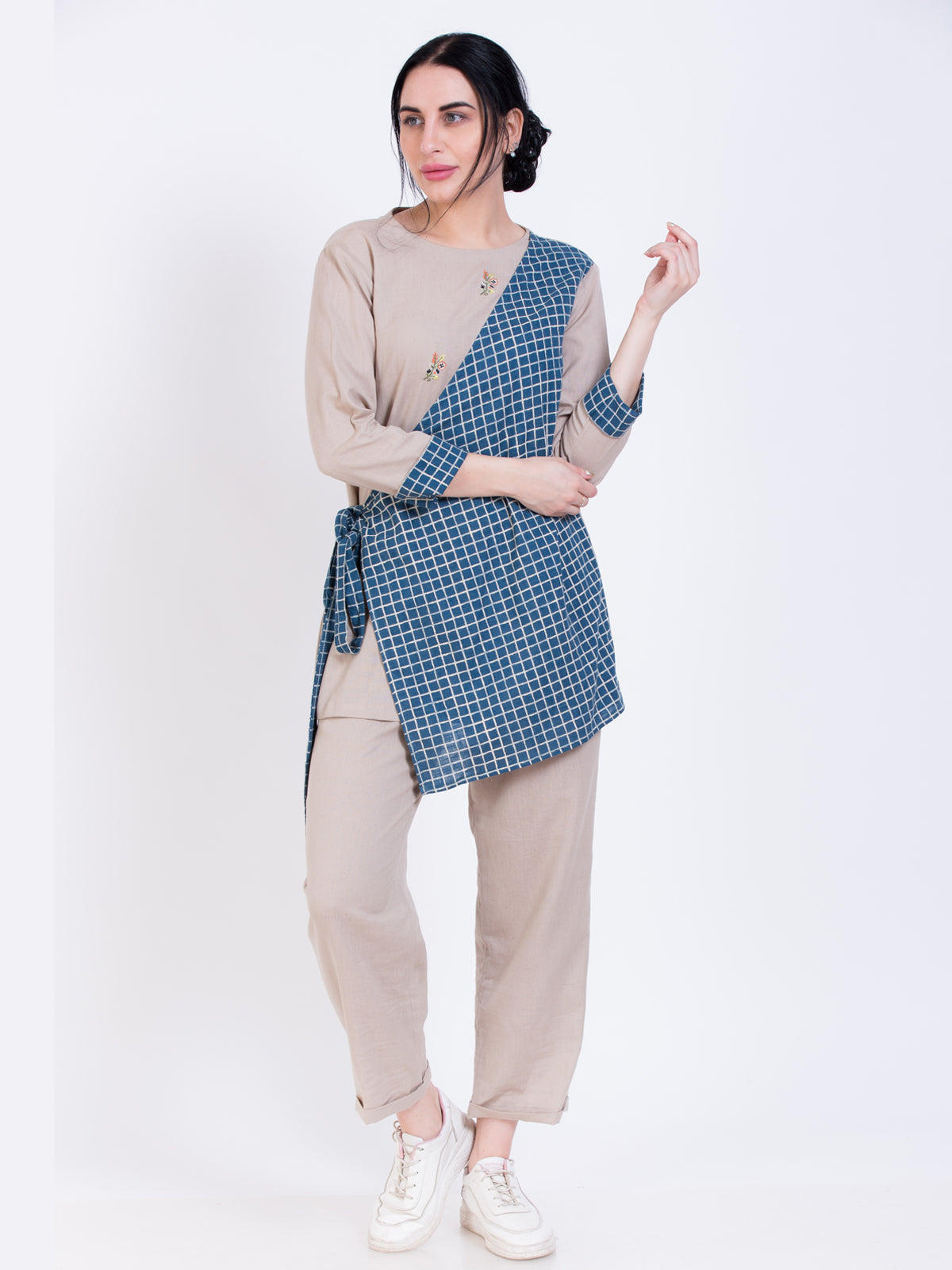 TIE knot top