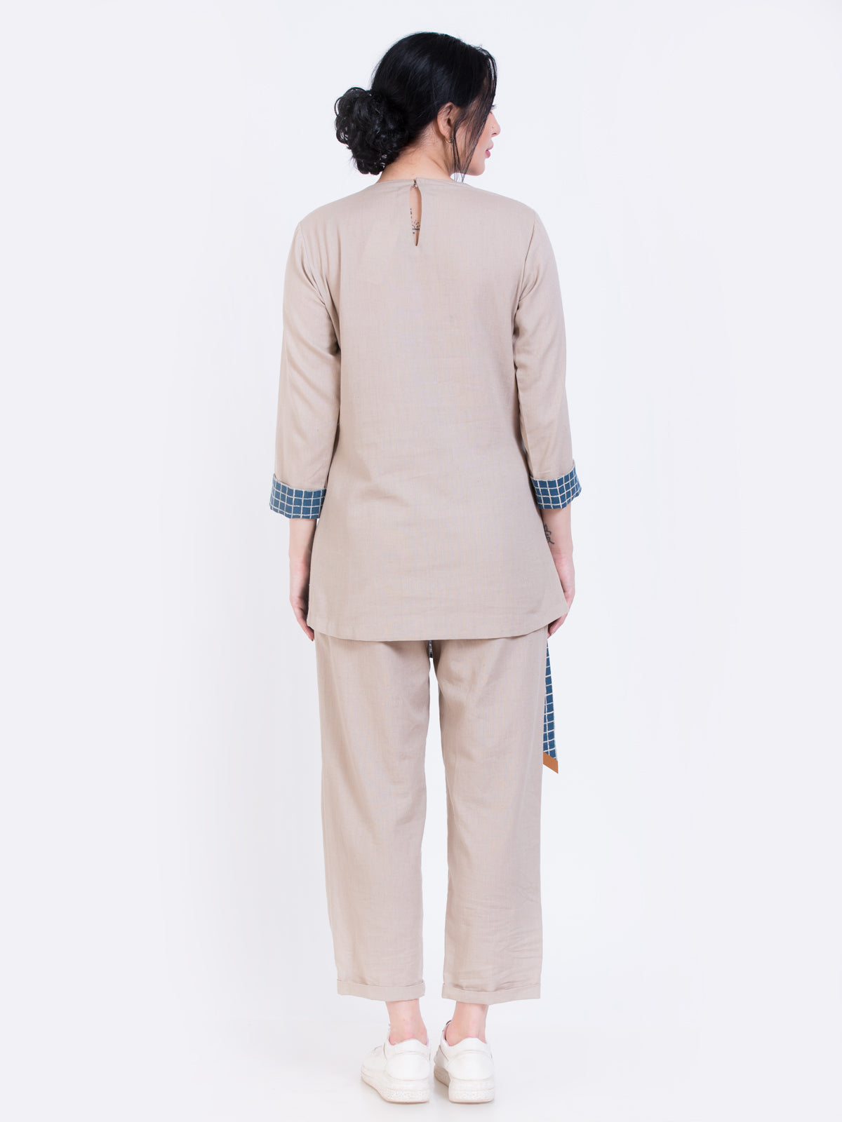 TIE knot top