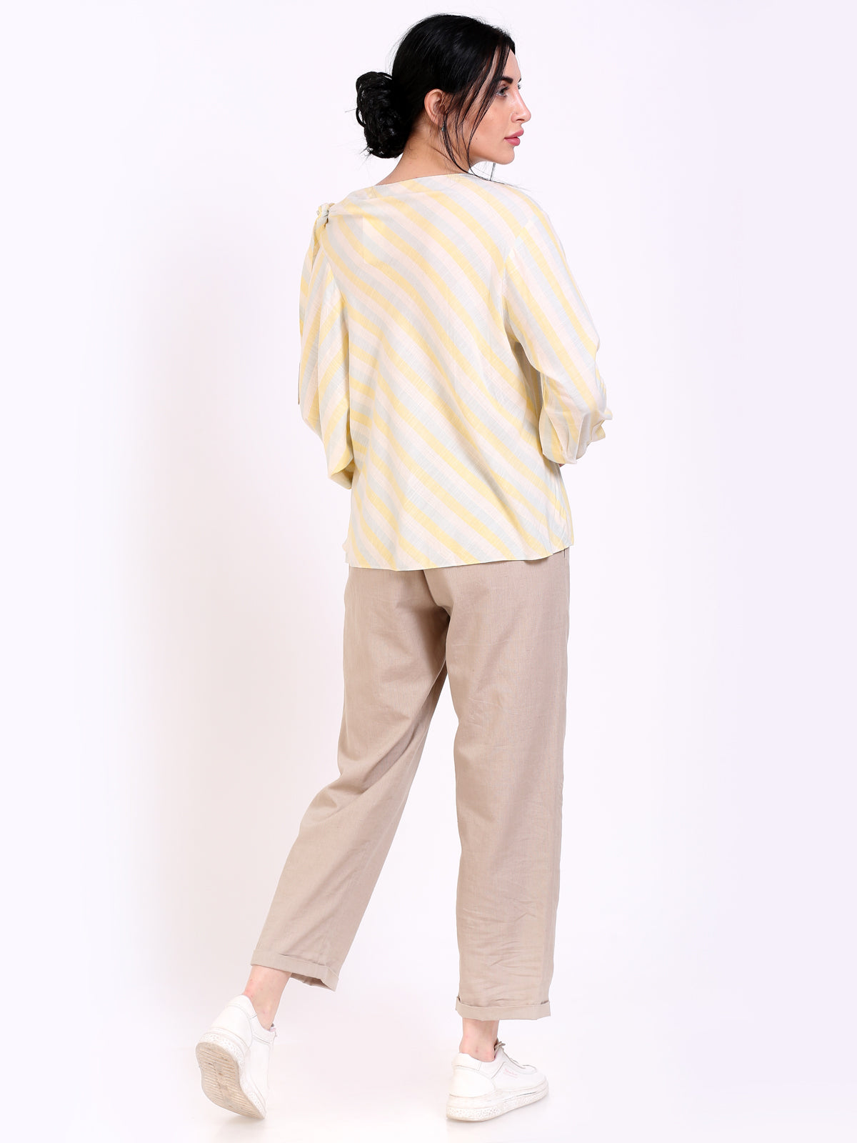TIE knot top