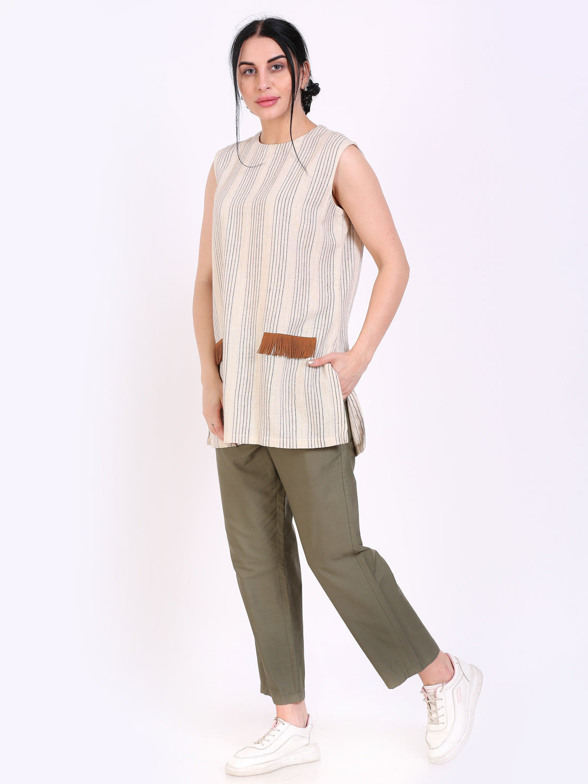 Round neck top