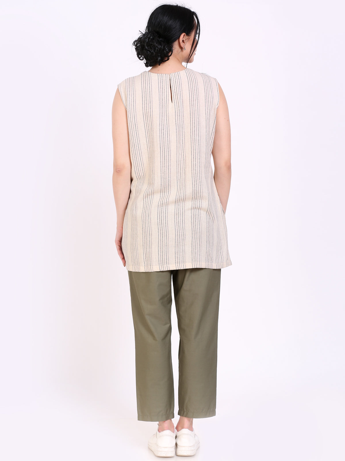 Round neck top