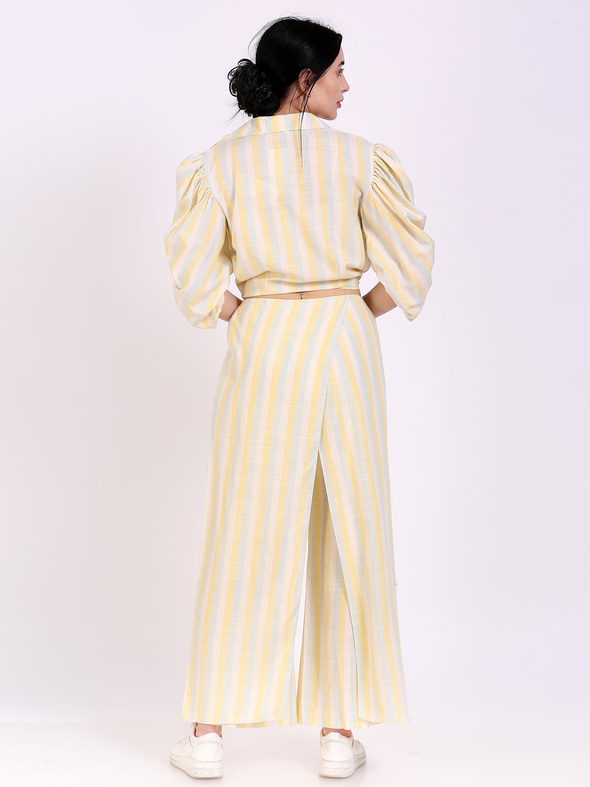 Pleated flaired pants