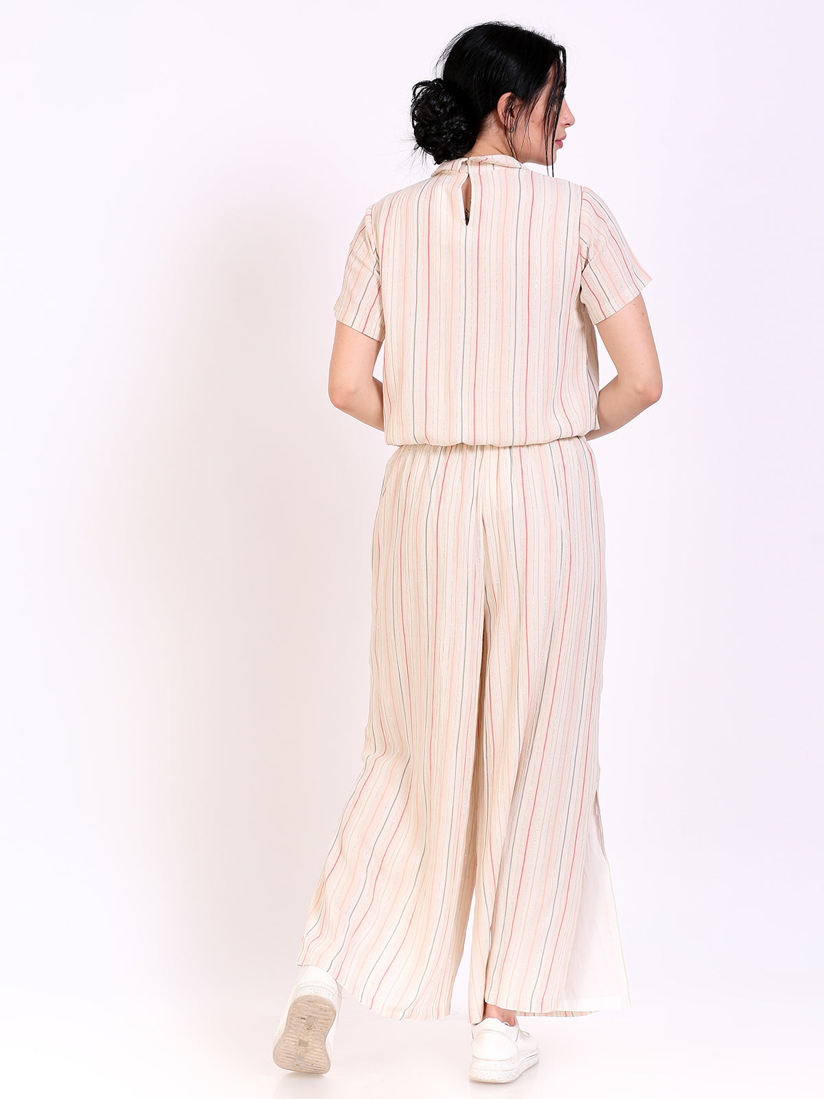 loose palazzo pants
