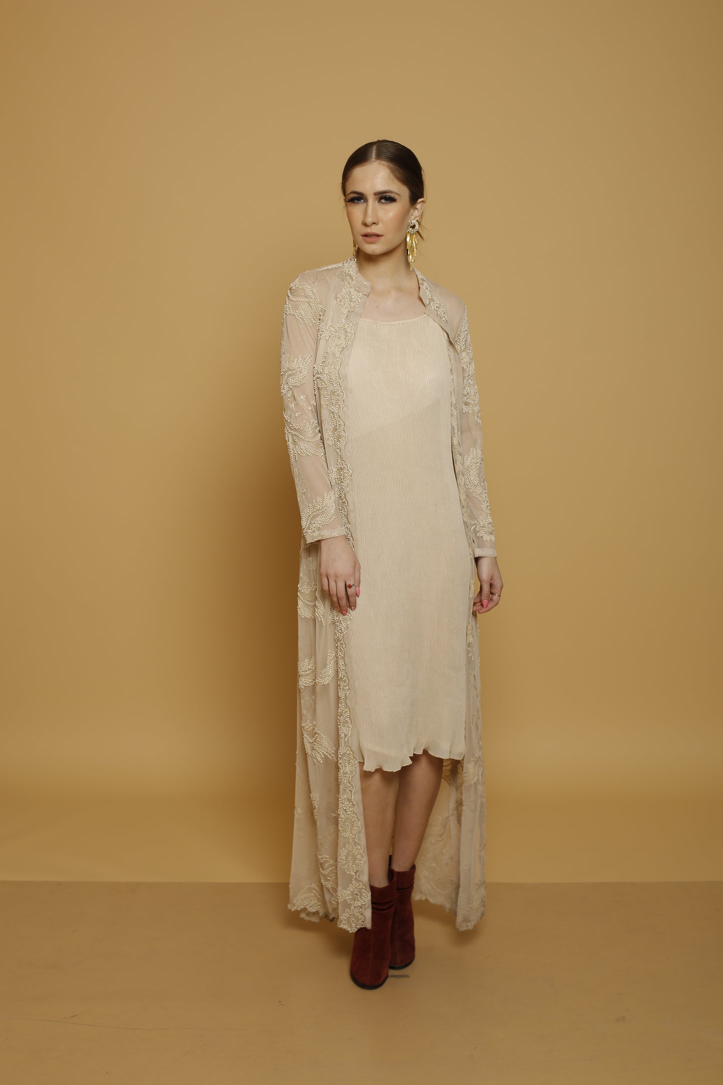 Wrinkled Spaghetti Inner with Embroidered Jacket