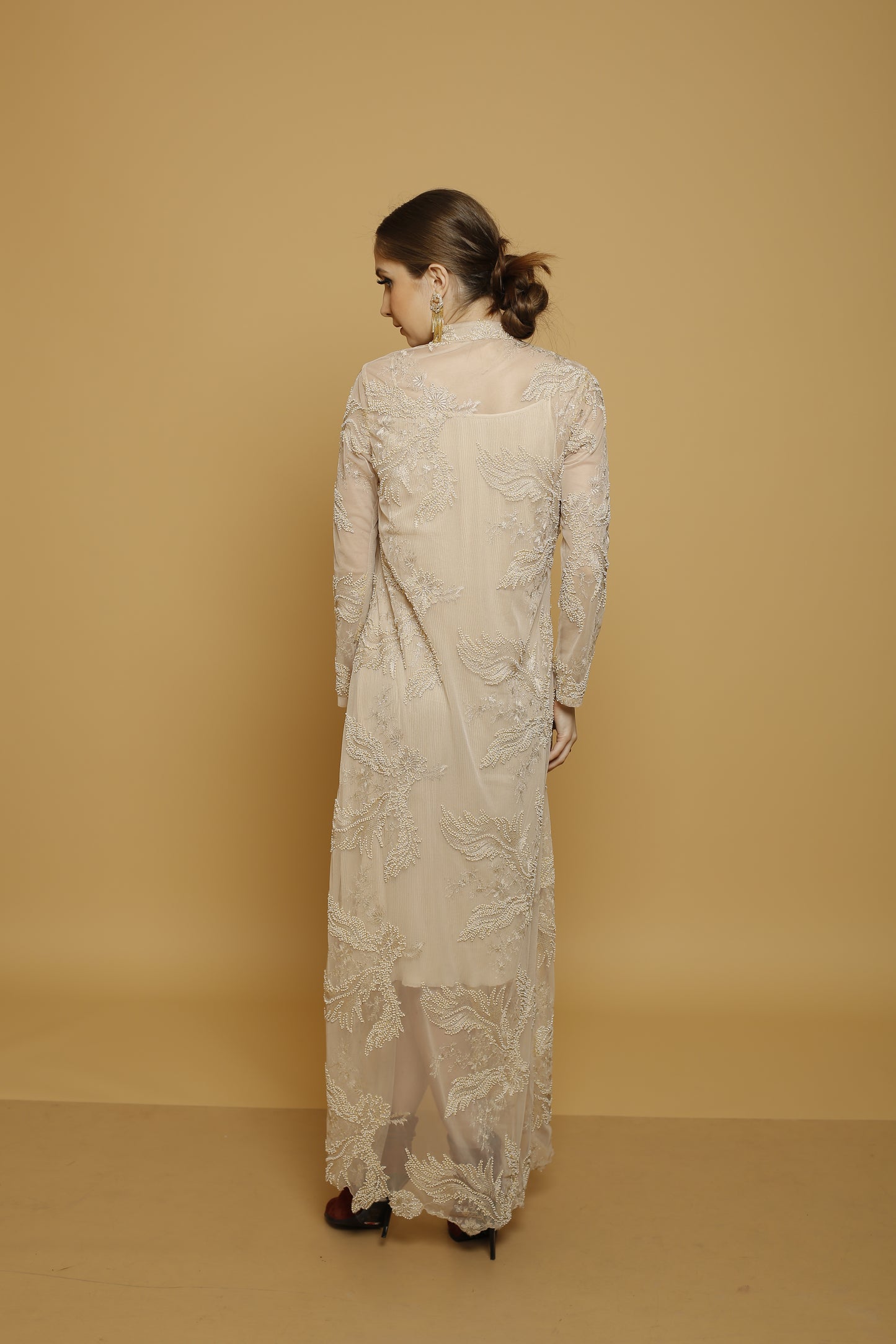 Wrinkled Spaghetti Inner with Embroidered Jacket