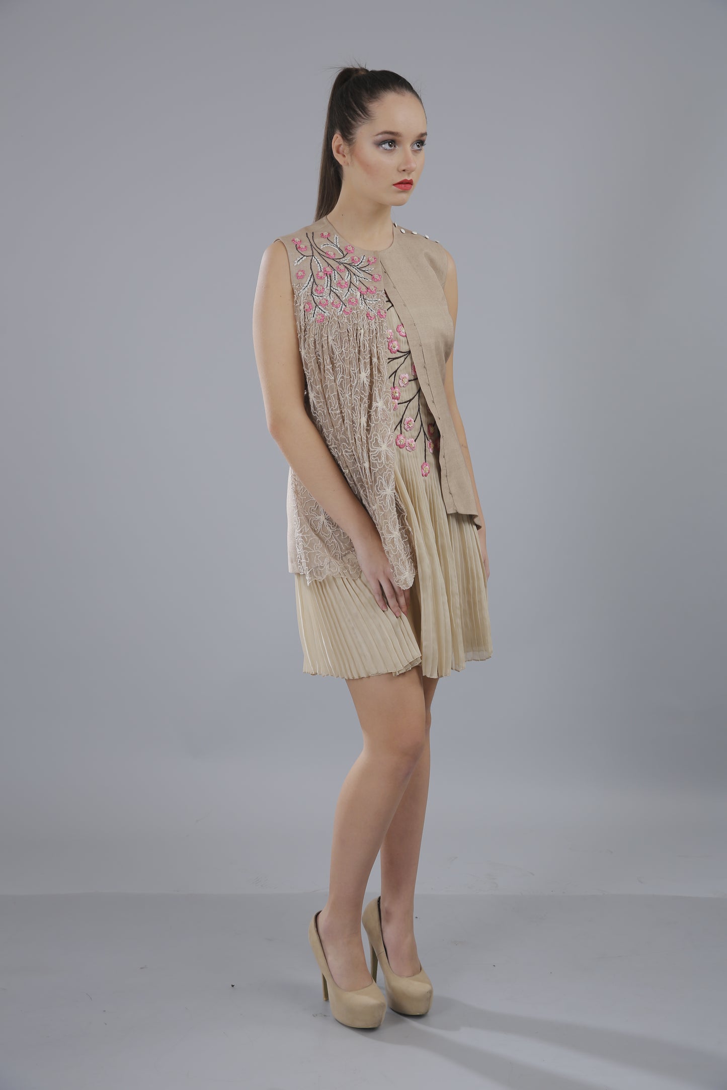 Pleated dress with half jacket