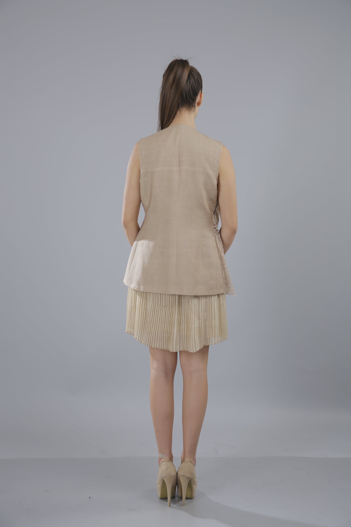 Pleated dress with half jacket