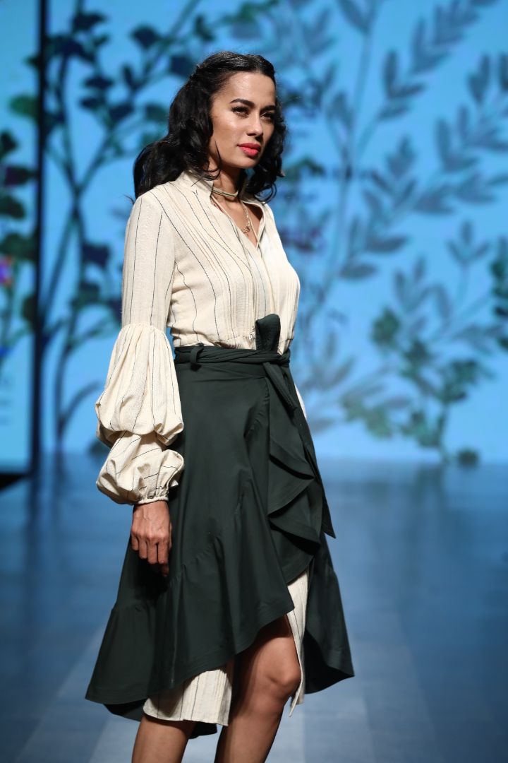 knee length shirt dress with skirt tie